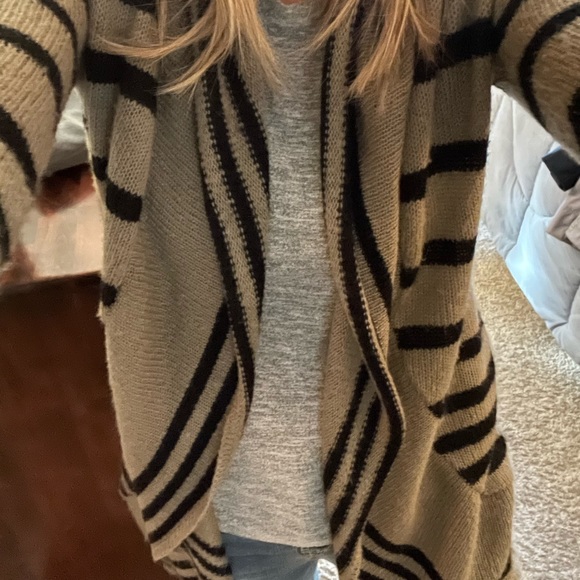 MTLA Sweaters - MTLA cardigan